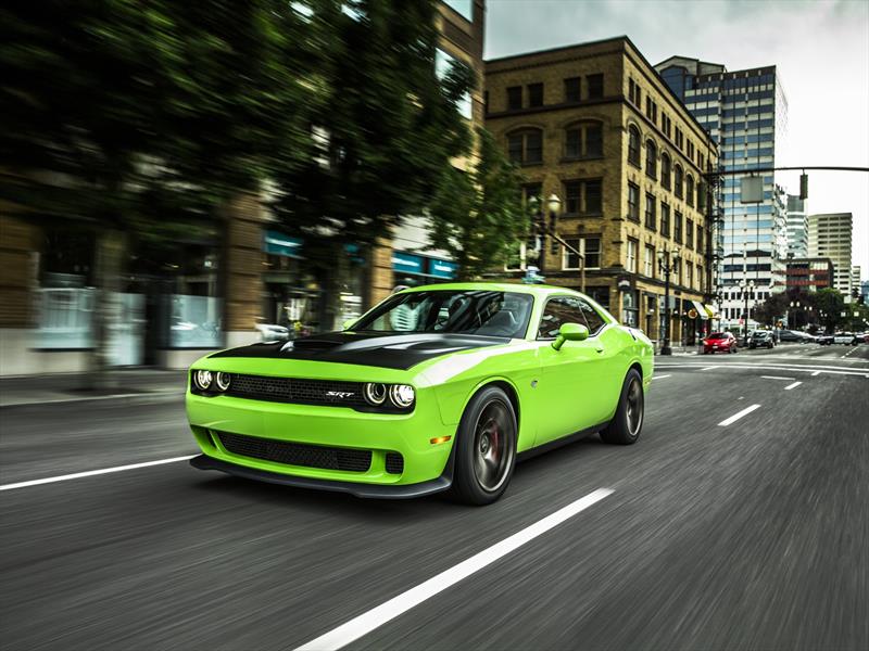 Dodge Challenger SRT Hellcat 2015