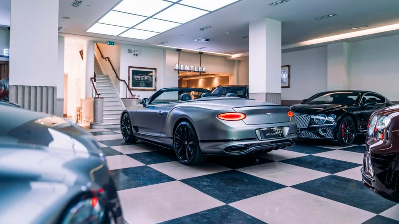Bentley Bentayga, Continental GTC Hunstman Edition