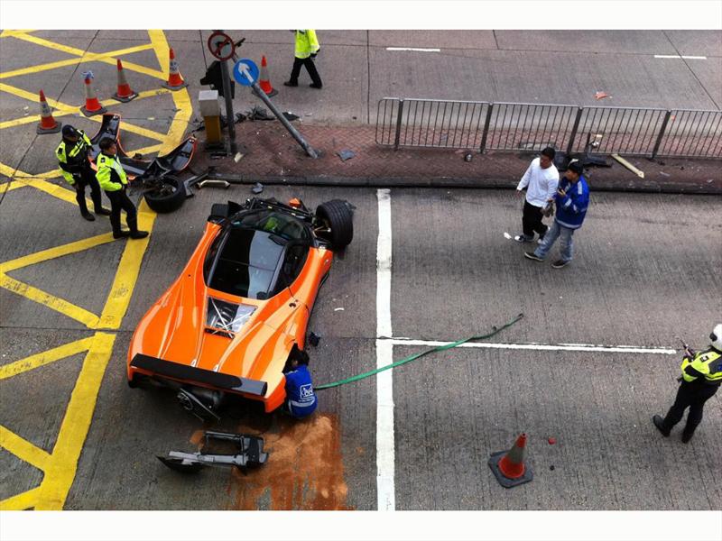 Pagani Zonda F Destruido