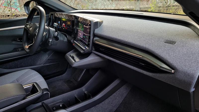 Test Drive Renault Megane E-Tech