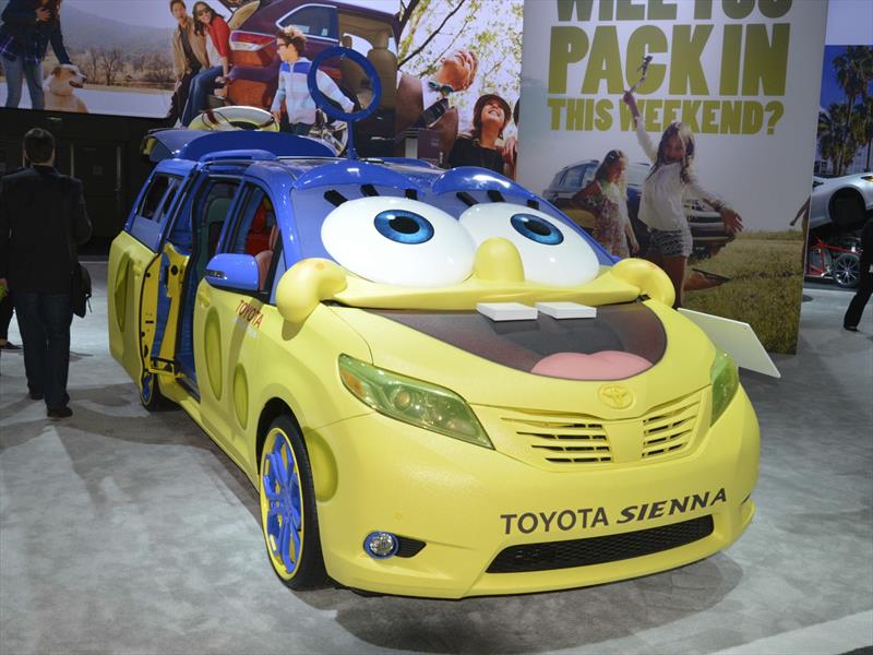 Toyota Sienna inspirado en Bob Esponja