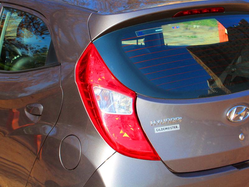Hyundai EON 0,8L GLS Prueba de manejo