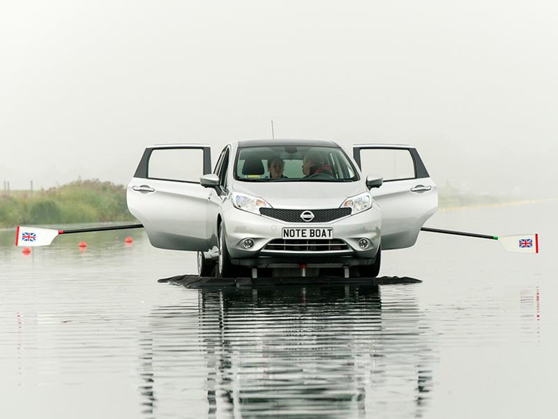 Nissan transforma a un Note en un bote a remos