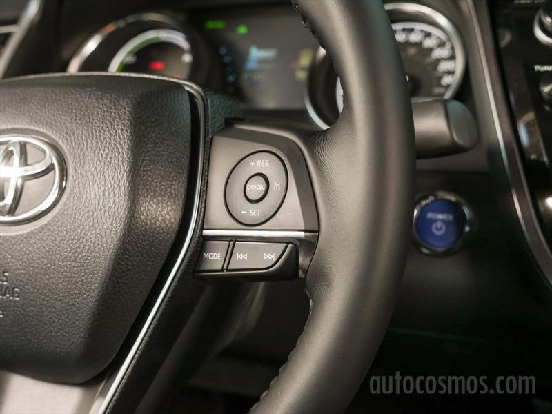 Toyota Camry Híbrido 2019