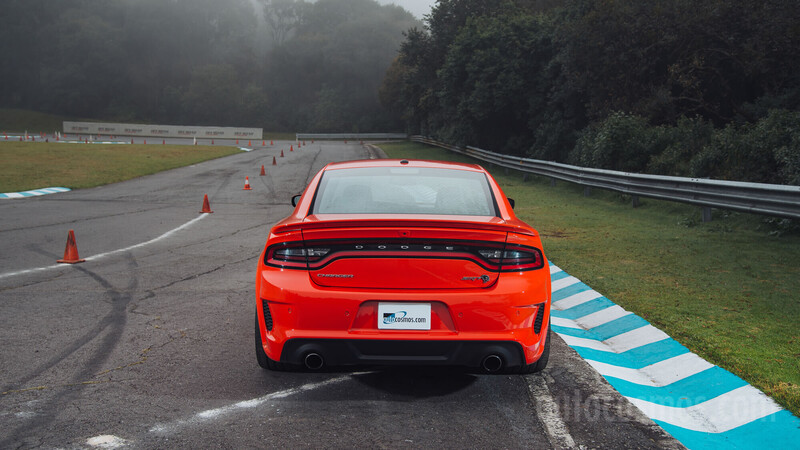Dodge Charger SRT Hellcat Widebody a prueba