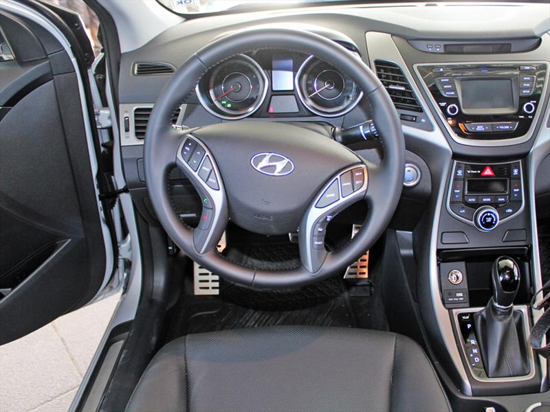 Hyundai New Elantra 2014. Lanzamiento en Chile