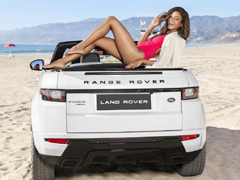 Naomie Harris y el Range Rover Evoque Convertible