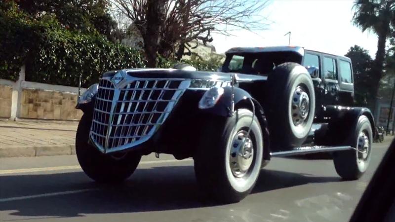 Jeep Wrangler convertido en espantomóvil