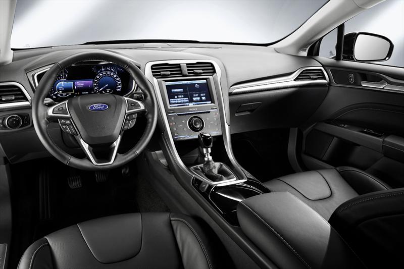 Ford Mondeo 2013 se presenta entres versiones