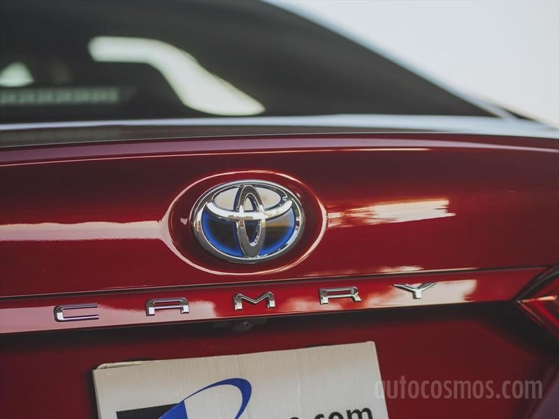 Toyota Camry Híbrido 2019