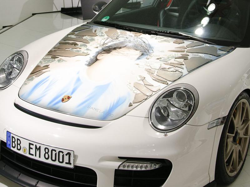Obras de Arter en los Capot de 20 Porsche 911 GT2