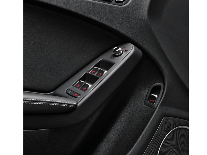 Audi RS4 Avant 2013