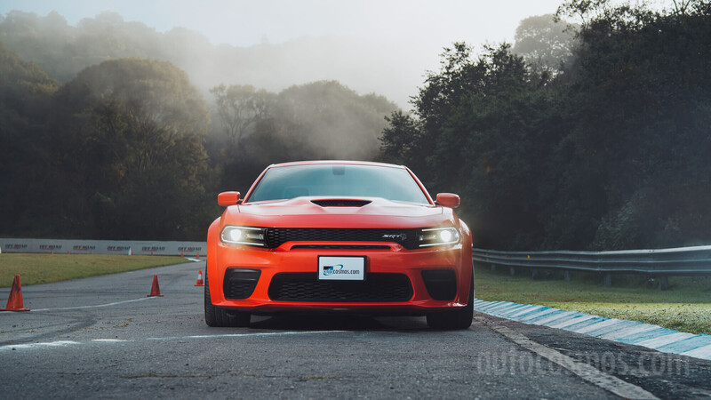 Dodge Charger SRT Hellcat Widebody a prueba