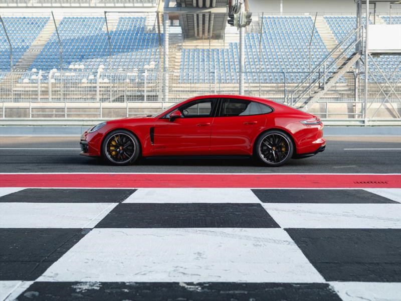 Porsche Panamera GTS 2019