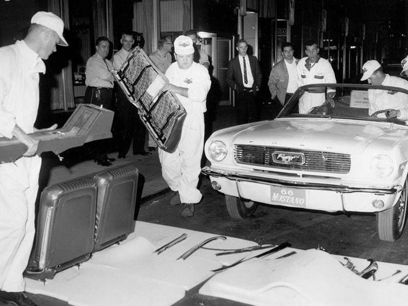 Un Mustang en el Empire State en NY