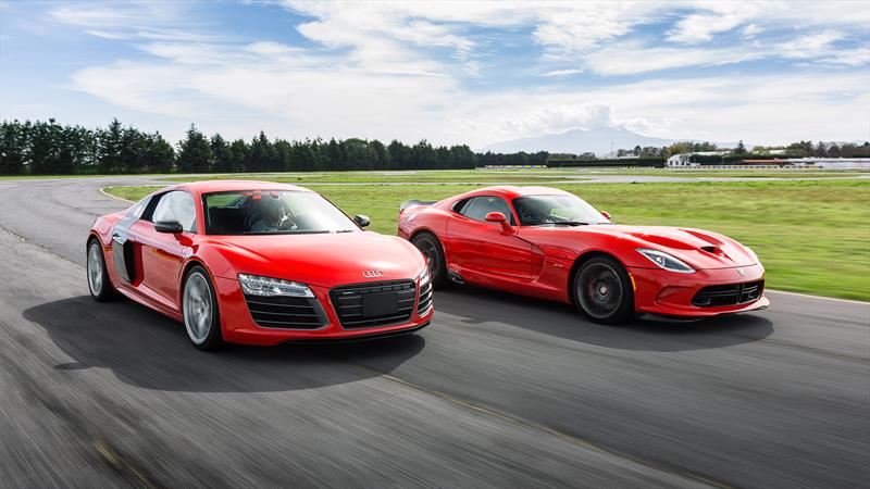 Audi R8 V10 vs SRT Viper GTS