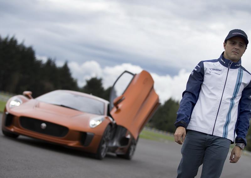 Felipe Massa y el Jaguar C-X75