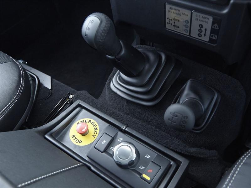 Land Rover Defender EV