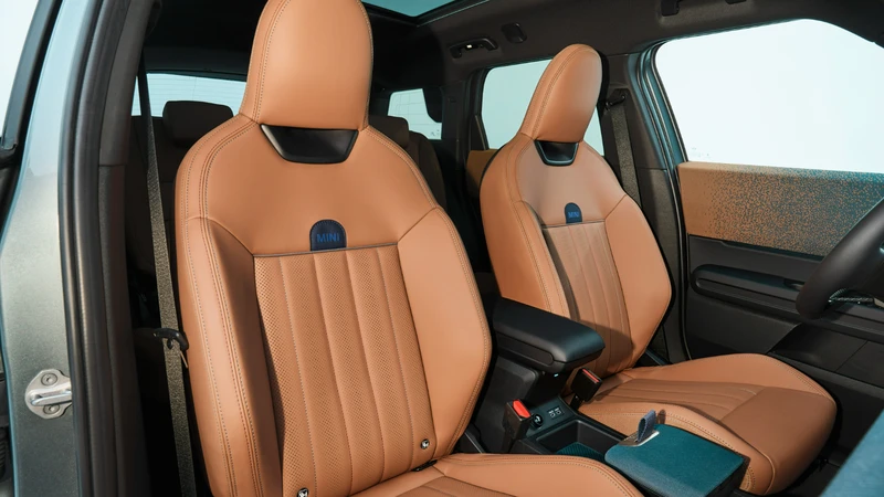(-) EMBARGO MINI Countryman 2024