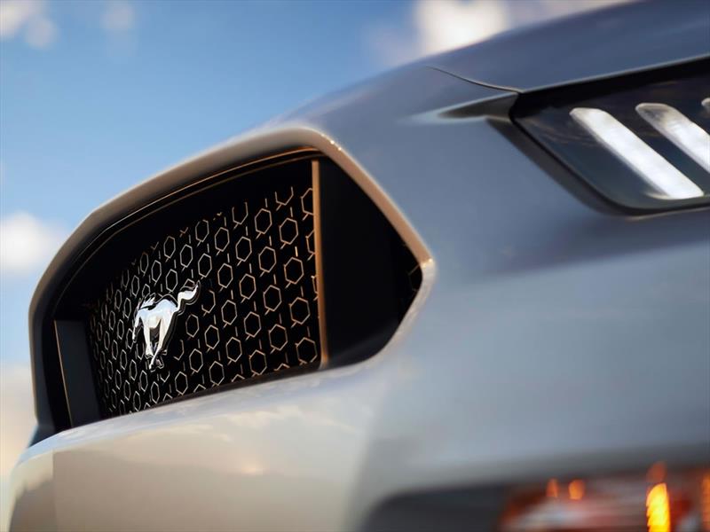 Ford Mustang 2015 se presenta en LA