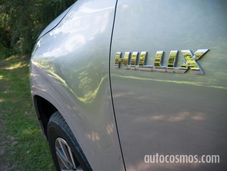 Nueva Toyota Hilux a prueba