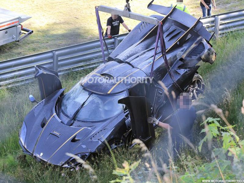 Koenigsegg One:1 destriudo en el Infierno Verde