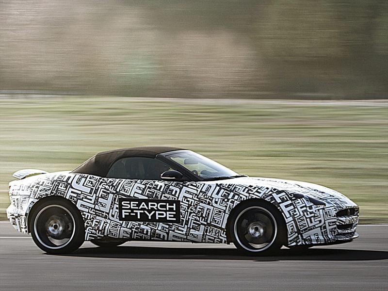 Jaguar F-Type camuflado