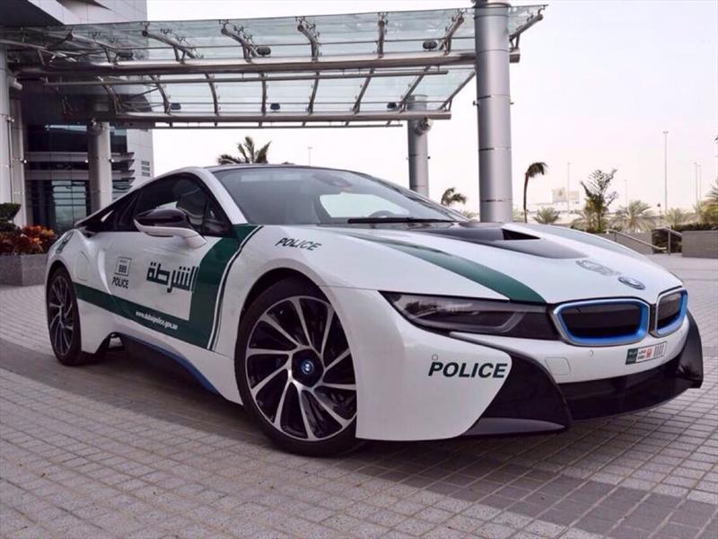 BMW i8 patrulla en Dubai
