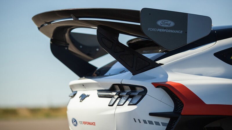 Ford Mustang Mach-E 1400