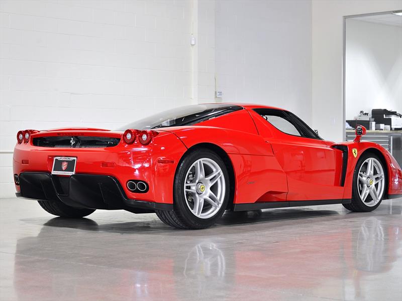 Ferrari Enzo 2003 a la venta con 354 millas
