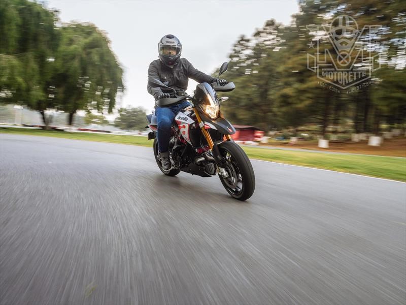 Aprilia Dorsoduro 900