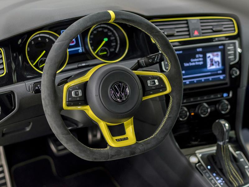 Volkswagen GTI Dark Shine