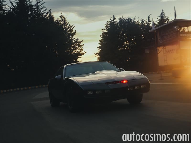 BMW Serie 7 2017 vs KITT
