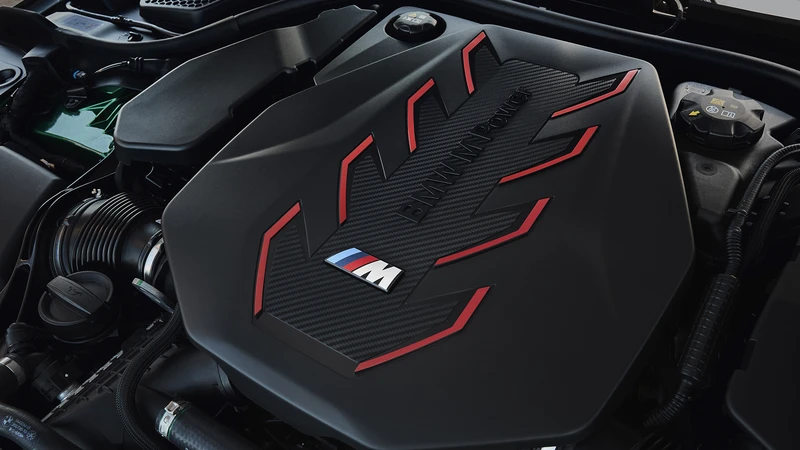 BMW M5 2025 (G90)