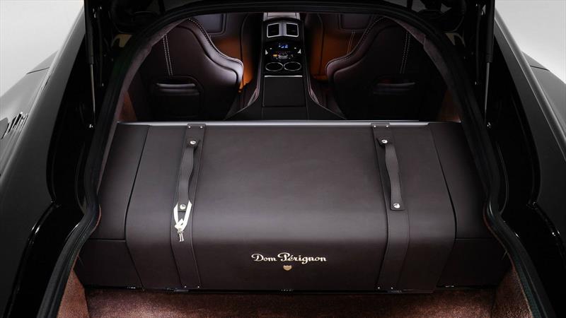 Aston Martin Rapide S una cava rodante