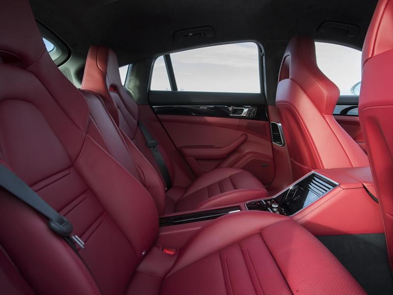 Porsche Panamera 4 E-Hybrid