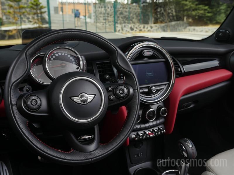 MINI John Cooper Works Convertible 2017