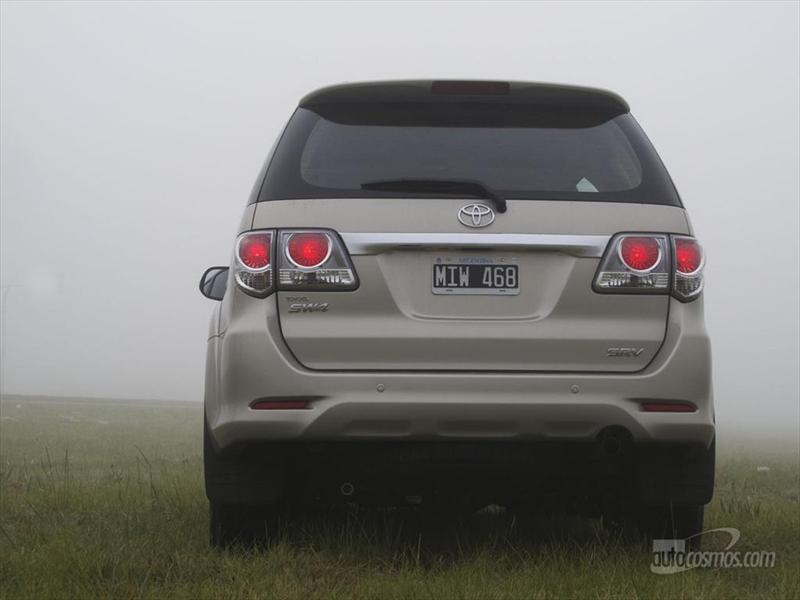 Prueba Toyota SW4 Nafta