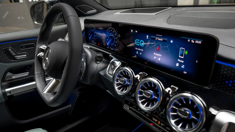 Mercedes-Benz EQB 2024