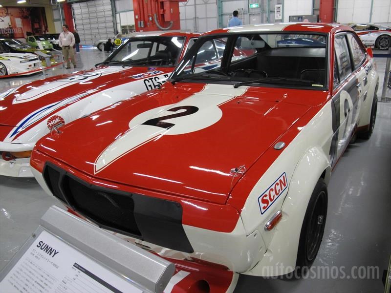 Nissan 80 aniversario - Autos de competencia