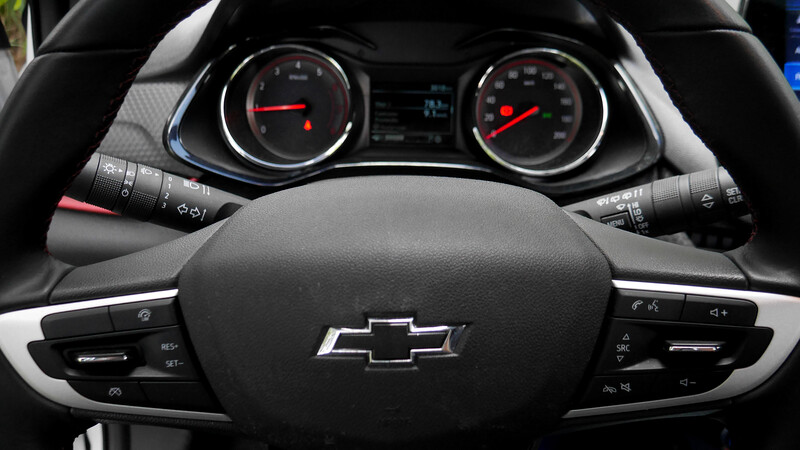 Test Chevrolet Onix RS 1.0T manual