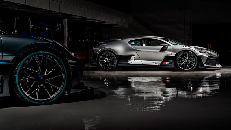 Tres Bugatti Divo juntos en pista