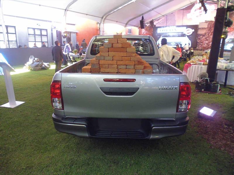 Toyota Hilux 2016