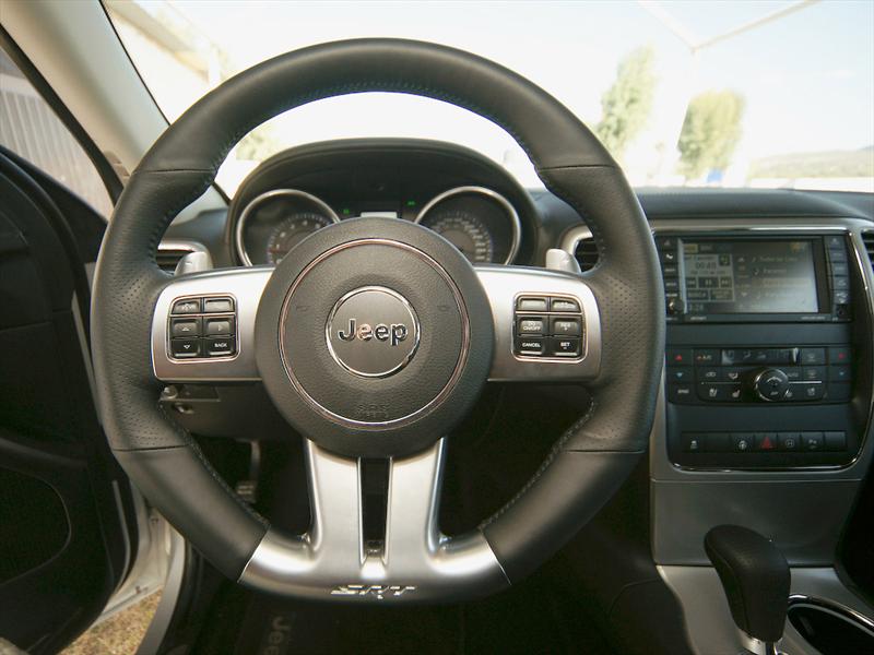 Jeep Grand Cherokee SRT8 2012 prueba