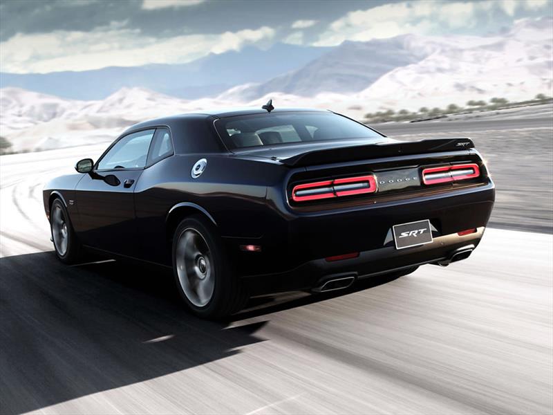 Dodge Challenger SRT Hellcat 2015