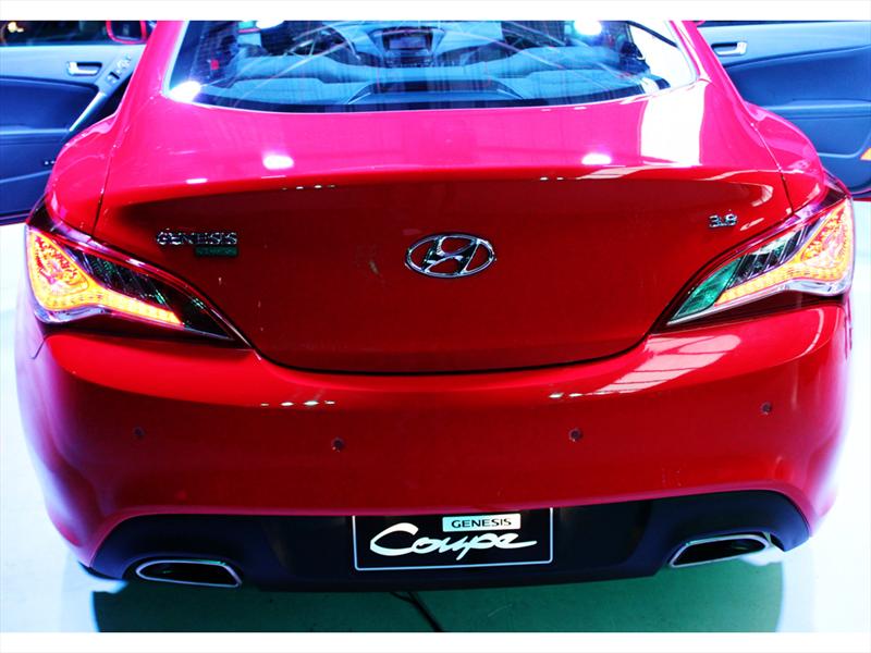 Hyundai Genesis Coupé 2012