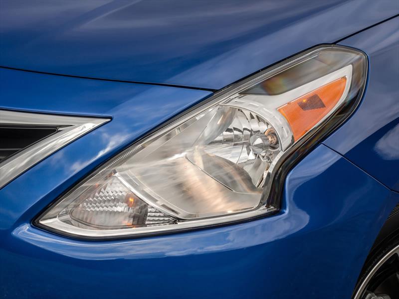 Nissan Versa 2015