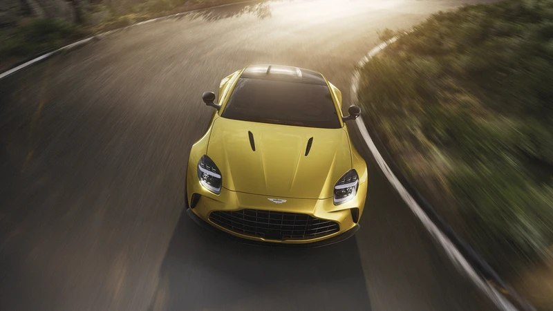 Aston Martin Vantage 2025