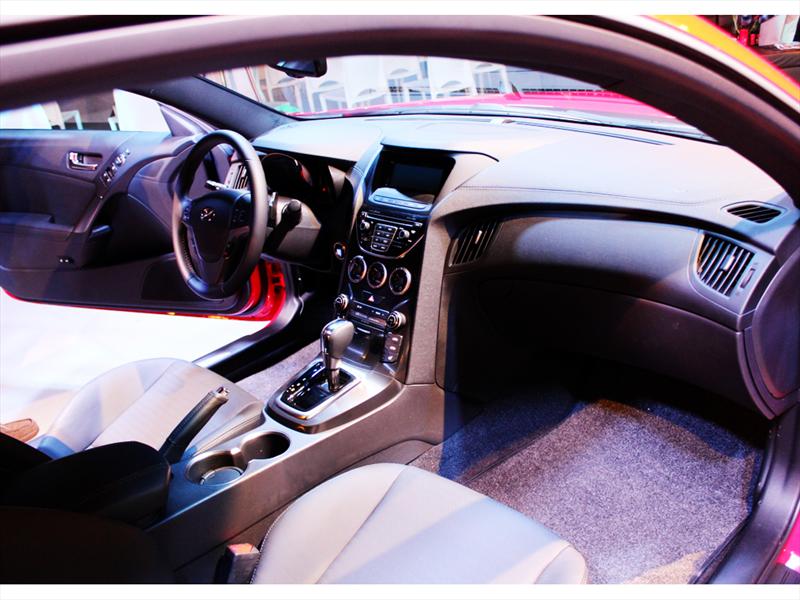 Hyundai Genesis Coupé 2012