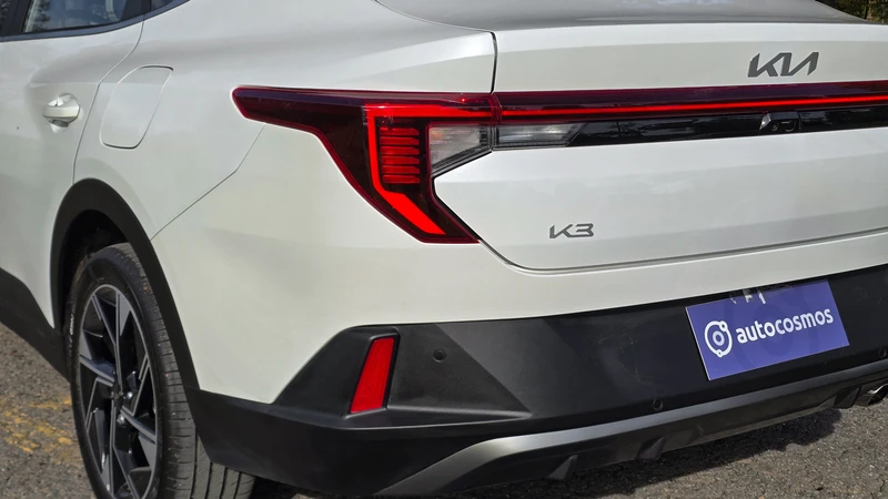 Test Drive Kia K3 Sedán